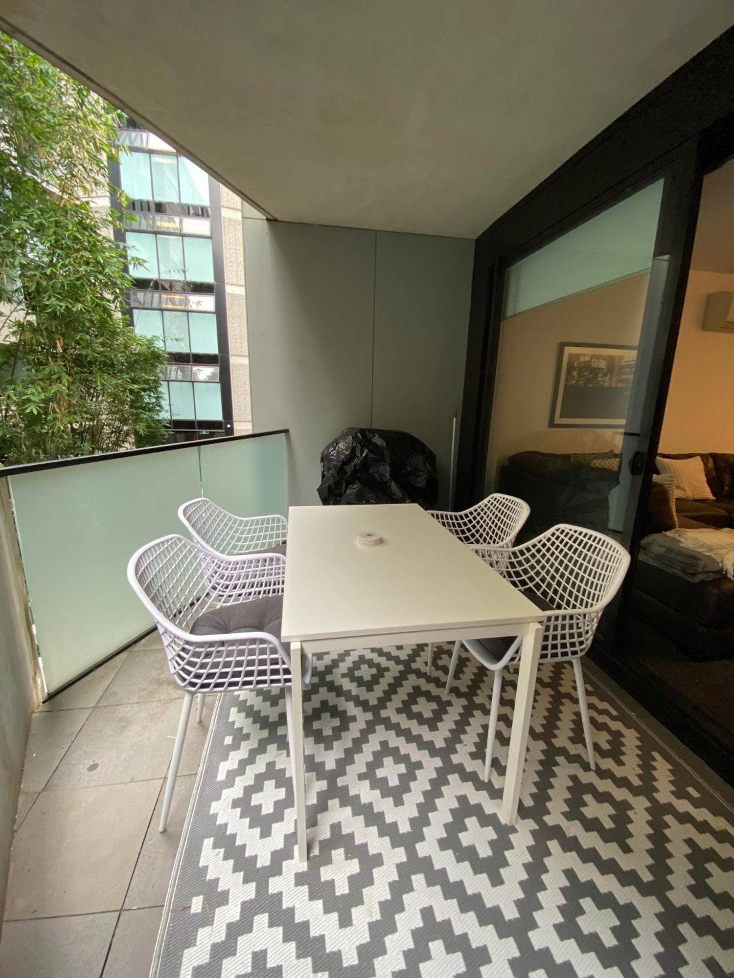 Modern Quiet 1 & 2 Bed Apt Opposite Albert Park Melbourne Eksteriør bilde